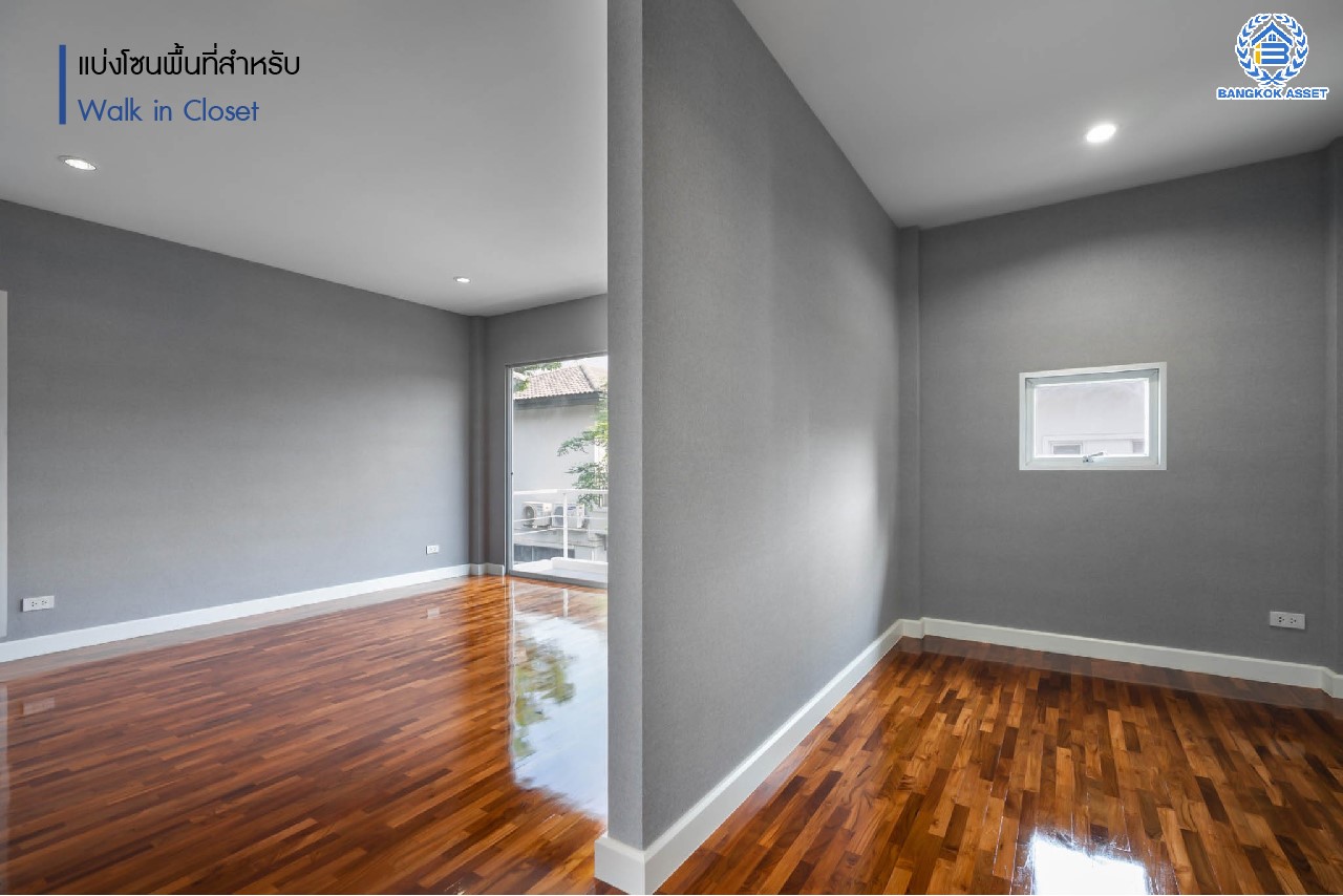 บ้านมือสองตกแต่งใหม่ ม.โนเบิลจีโอ วัชรพล ดีไซน์สุดโดดเด่น เนื้อที่ 65.2 ตร.ว. ฟังก์ชันจัดเต็ม 3 ห้องนอน 5 ห้องน้ำ (ห้องนอนทุกห้องมีห้องน้ำในตัว) 1 ห้องแม่บ้าน จอดรถได้ 2 คัน บนทำเลเดินทางสะดวก ใกล้เซ็นทรัลรามอินทรา, ห้าแยกวัชรพล, จุดขึ้นทางด่วน "ฉลองรัช" และรถไฟฟ้าสายสีชมพู "สถานีวัชรพล"